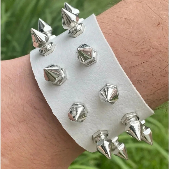 WhiteLeather Punk Goth Rock Double Spike Metal Stud Buckle Cuff Bracelet NEW - Picture 1 of 3